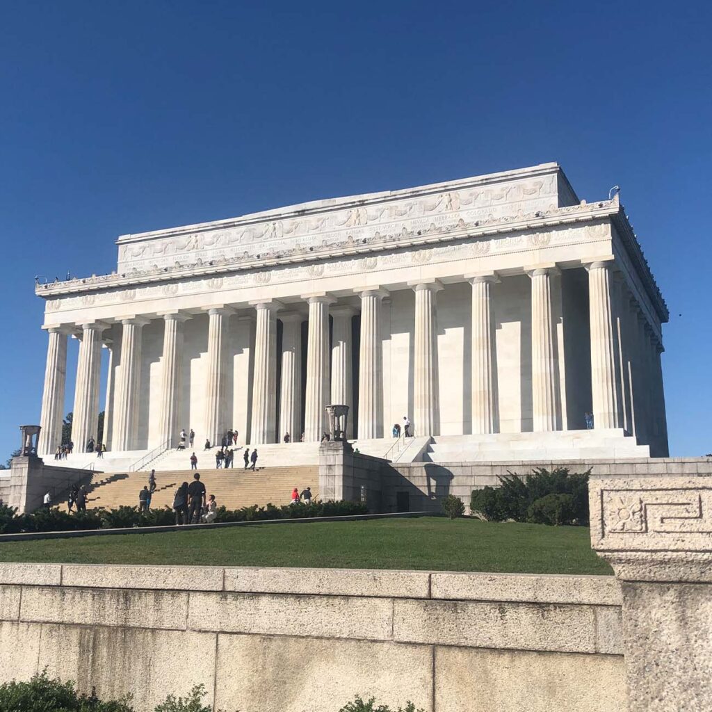 Monumental tours