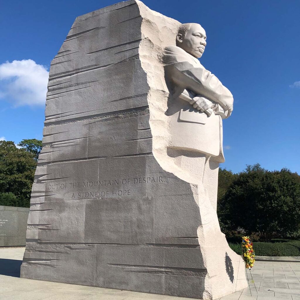 Monumental tours