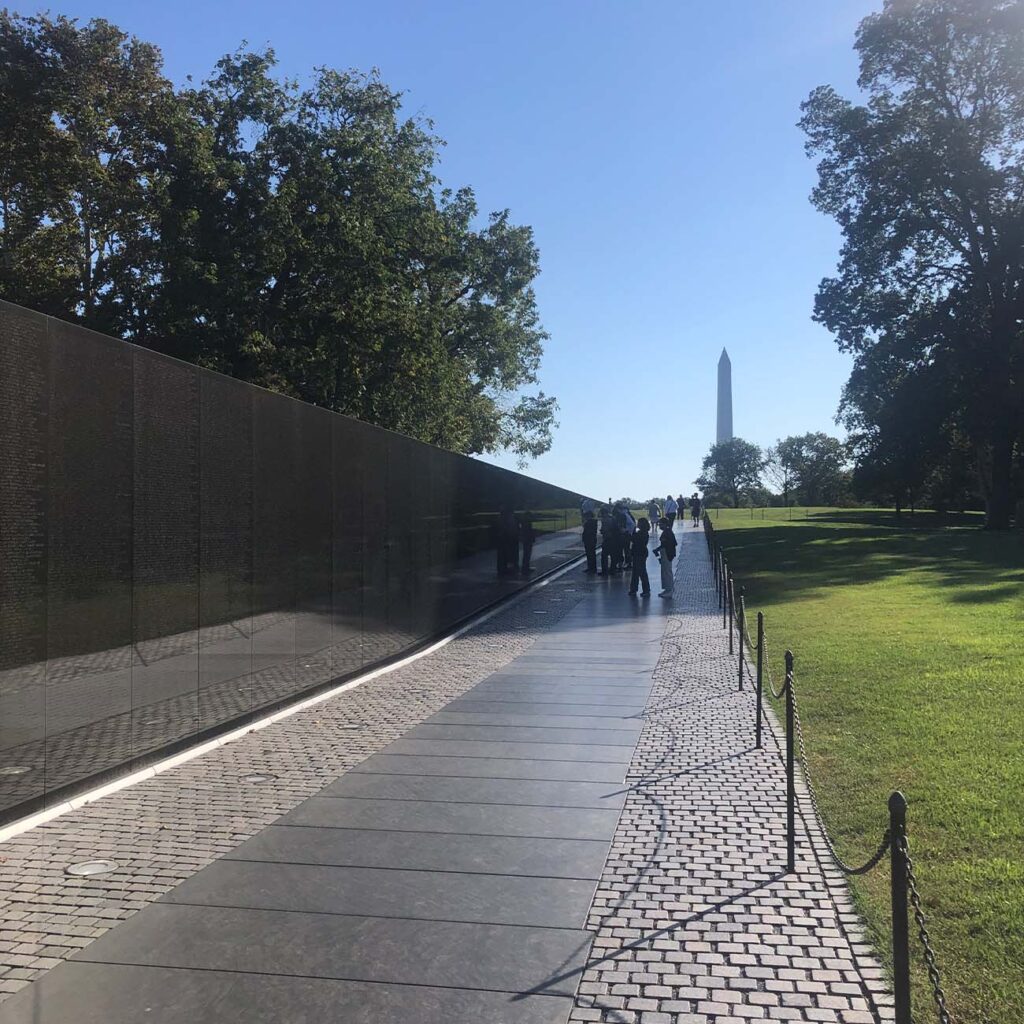 Monumental tours